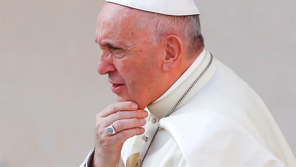Senza tregua la guerra nella Chiesa: "Eminenza, se parla l'ammazziamo"