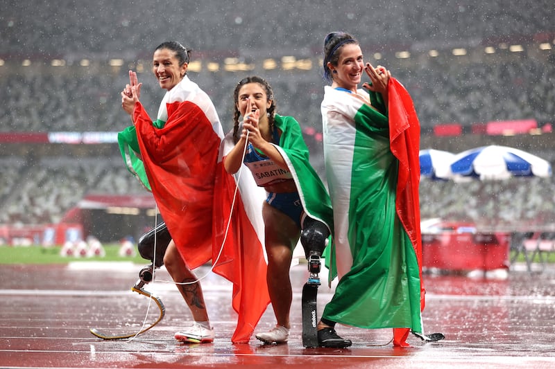 La storica tripletta azzurra nei 100 metri femminili alle Paralimpiadi di Tokyo 1