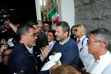 La resistenza dell'imprenditore Bramini sotto sfratto 10