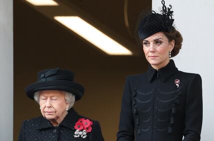 La Regina Elisabetta II, Camilla Parker Bowles e Kate Middleton al Remembrance Day: foto 3