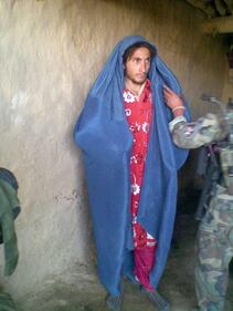 I jihadisti dell'Isis si travestono da donna per disertare 2