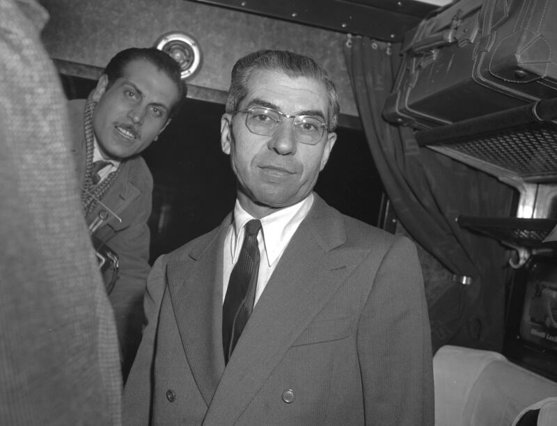 Lucky Luciano su un treno in Italia nel 1951.