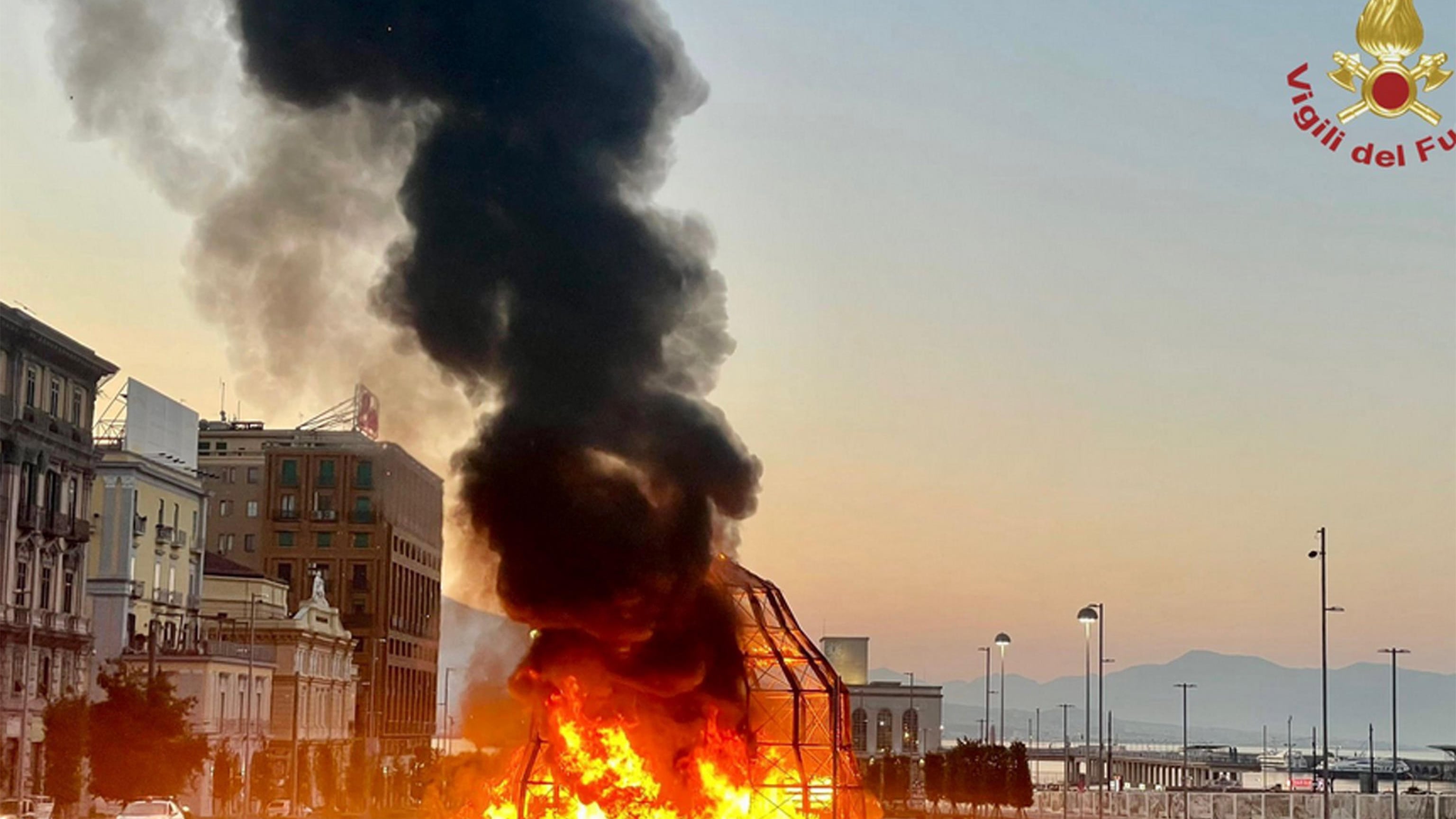Ma l'opera è più viva con il fuoco