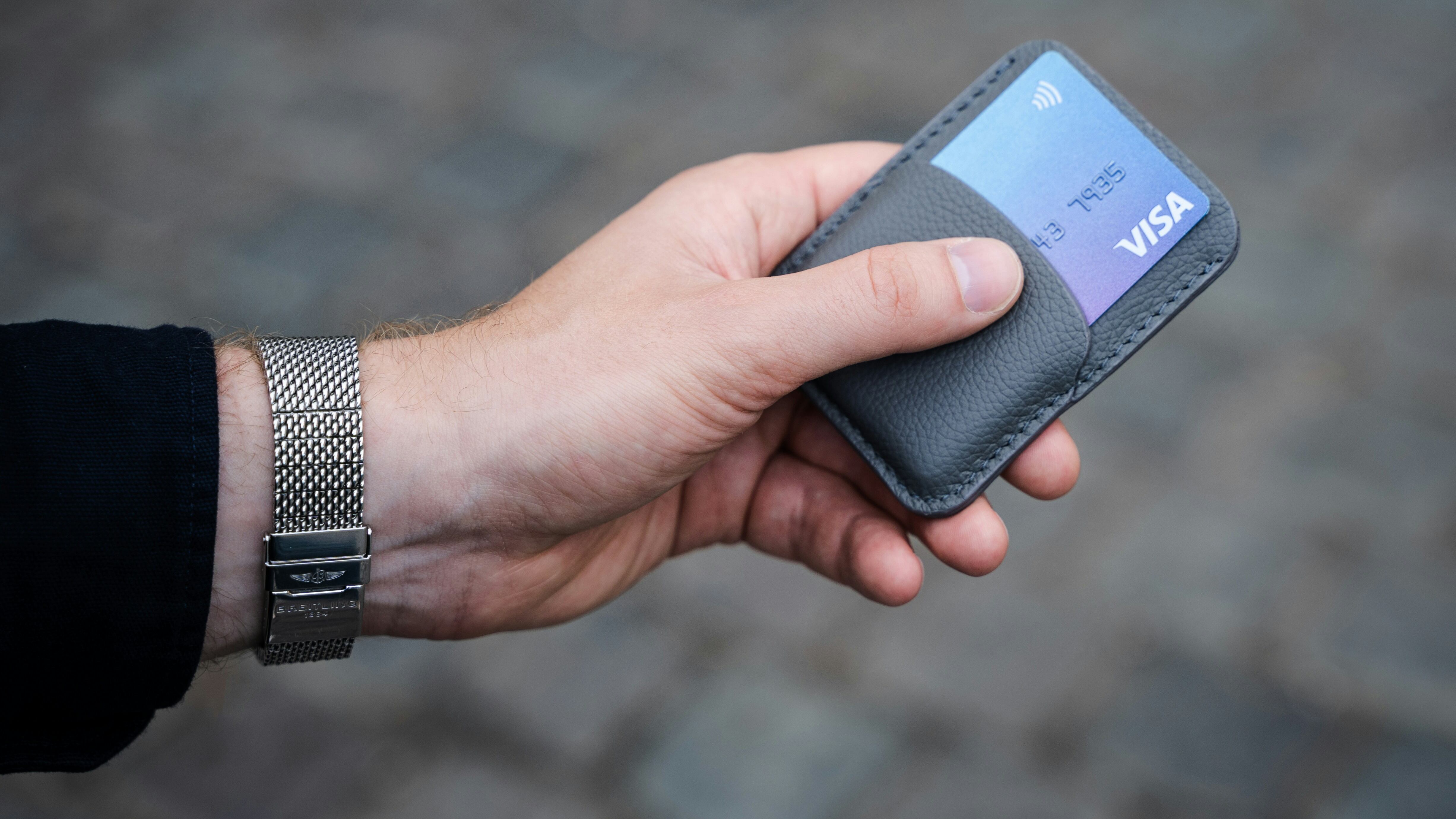 Londra dribbla gli Usa sulle carte per arginare lo strapotere di Visa