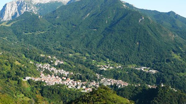 Da paesi fantasma a smart city: sarà Eolo a salvare Esino Lario (e altri 300 comuni italiani)