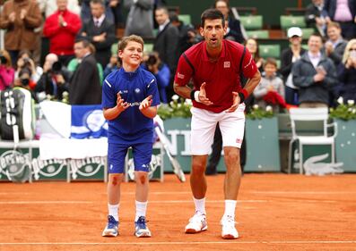 Lo splendido regalo di Djokovic al giovane raccattapalle 8