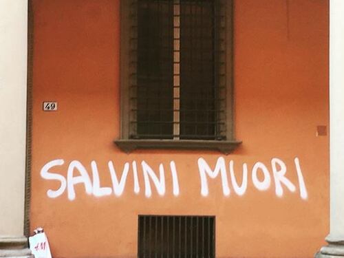 Lodo Guenzi: "Cancello la scritta 'Salvini muori'"
