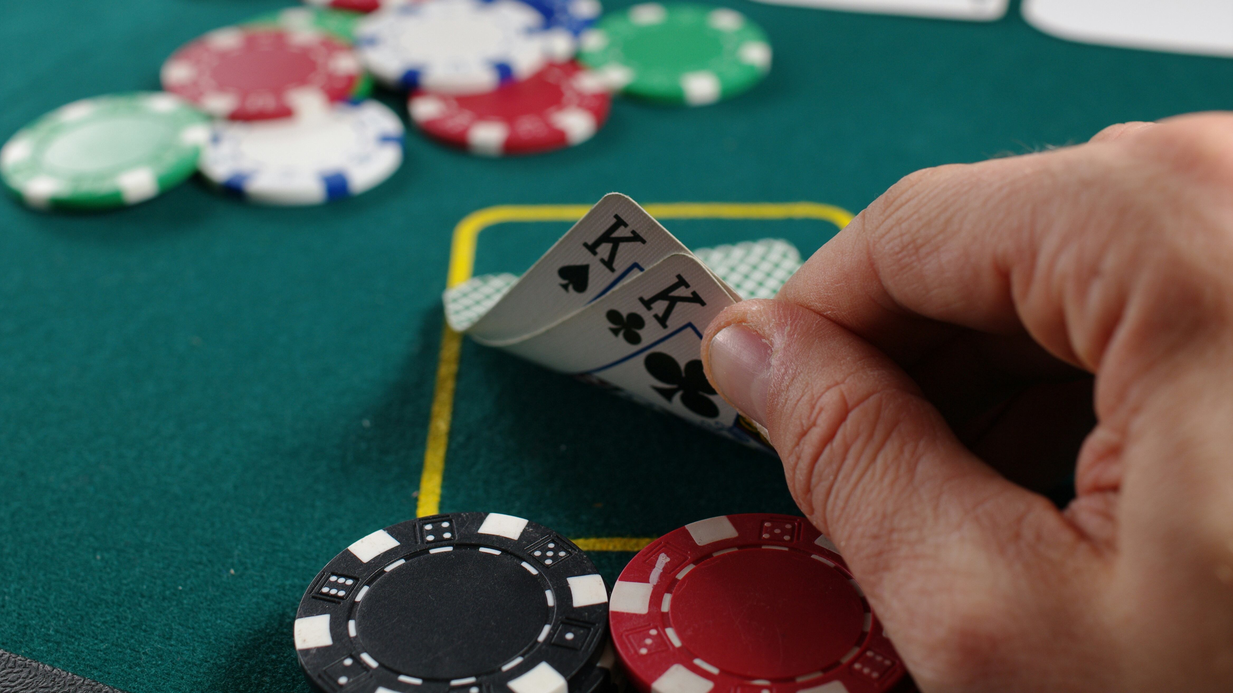 La vita d'azzardo dei tipi da poker