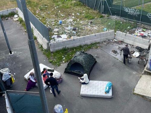 Abusivi anche nei campi rom autorizzati. E il Pd fa finta di nulla