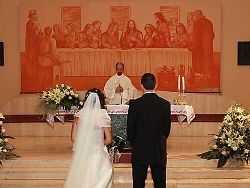 Coronavirus, sì ai matrimoni e agli spostamenti nella propria Regione