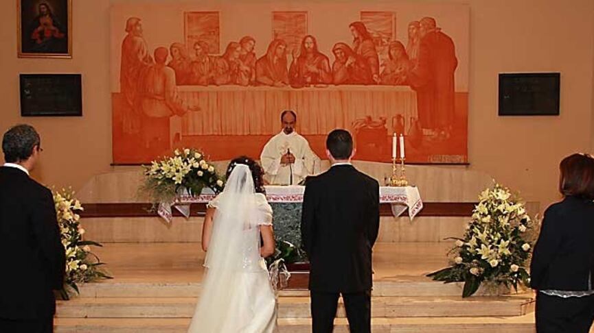 Coronavirus, sì ai matrimoni e agli spostamenti nella propria Regione