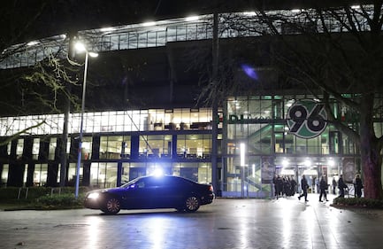 I tifosi lasciano lo stadio di Hannover 4