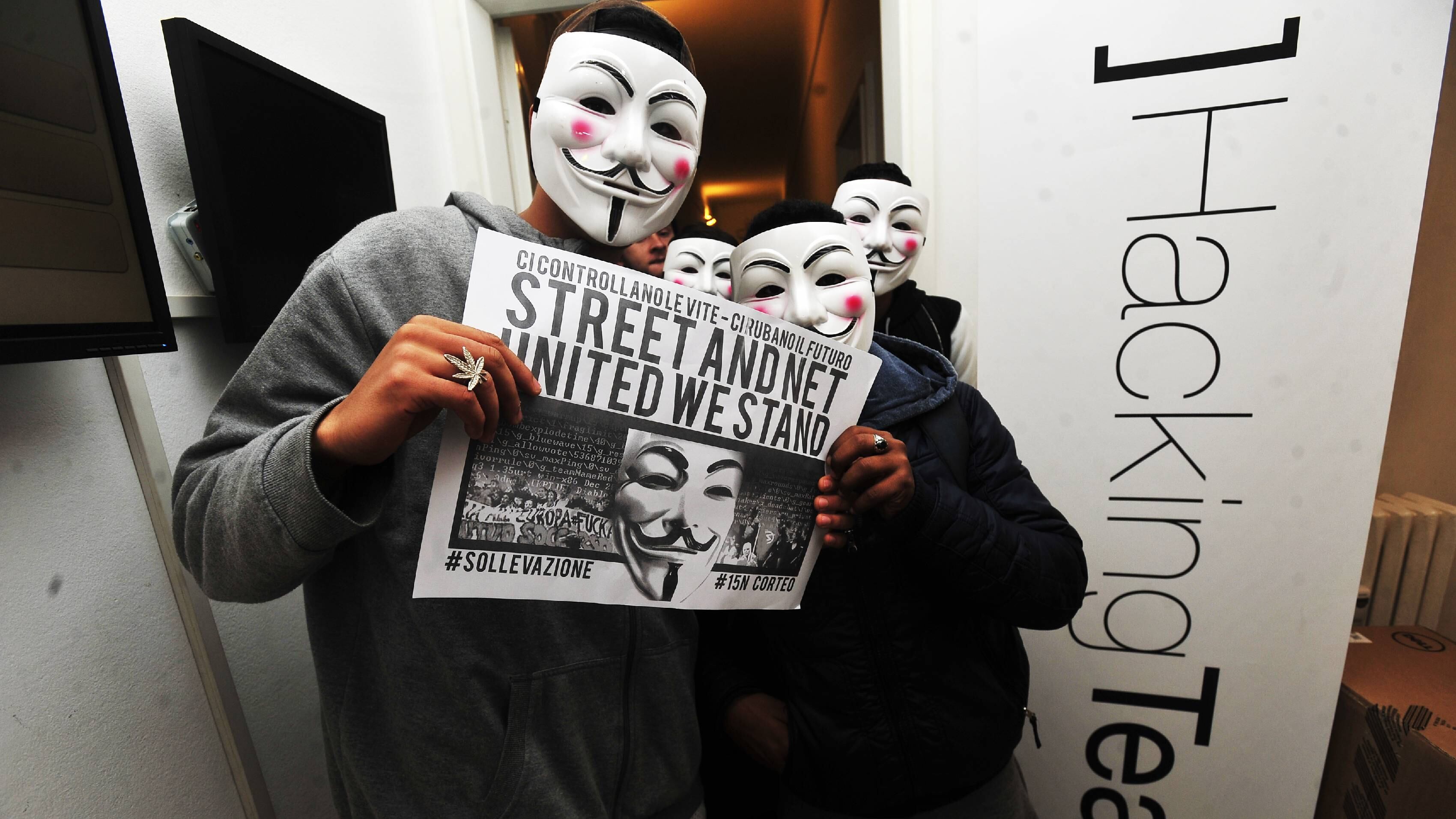 Hacking Team rischiava di fallire. Poi l'intervento di Palazzo Chigi