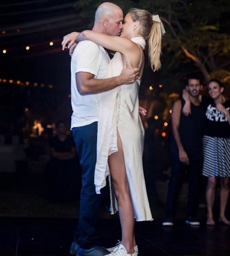 Bar Refaeli, una futura mamma social 10