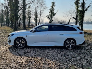 Peugeot 308 SW, guarda le foto 15