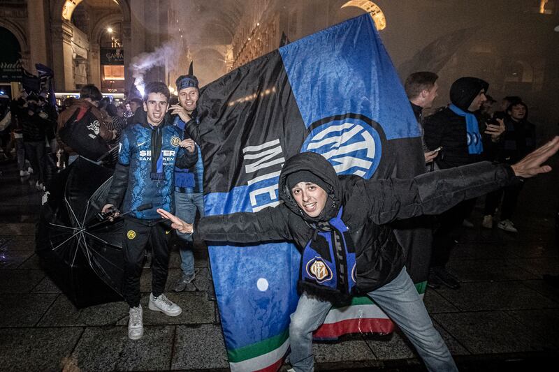 Nella notte bagnata di Milano esplode la gioia nerazzurra 12