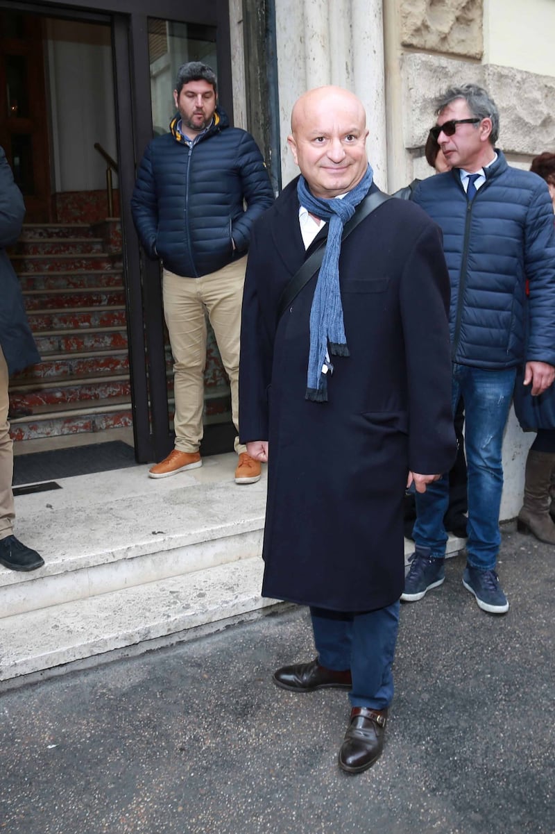 L'ultimo saluto a Gianni Boncompagni: la camera ardente è aperta al pubblico 5