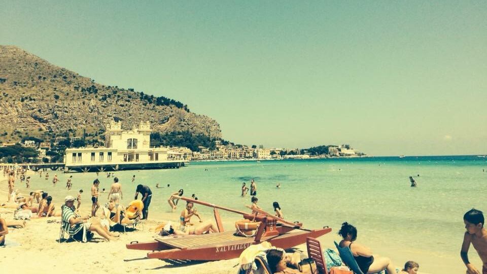 Palermo, la spiaggia di Mondello