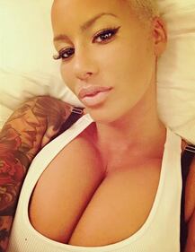 Amber Rose nuda sulla copertina del nuovo libro 21