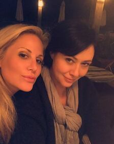  Shannen Doherty mostra la ricrescita dei capelli 6