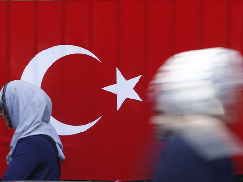 Turchia, costruito un muro di 760 chilometri lungo il confine con la Siria