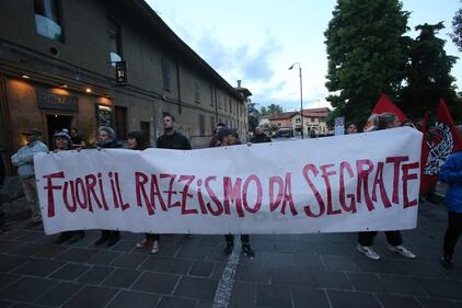 Segrate, Salvini attaccato dagli antagonisti 2