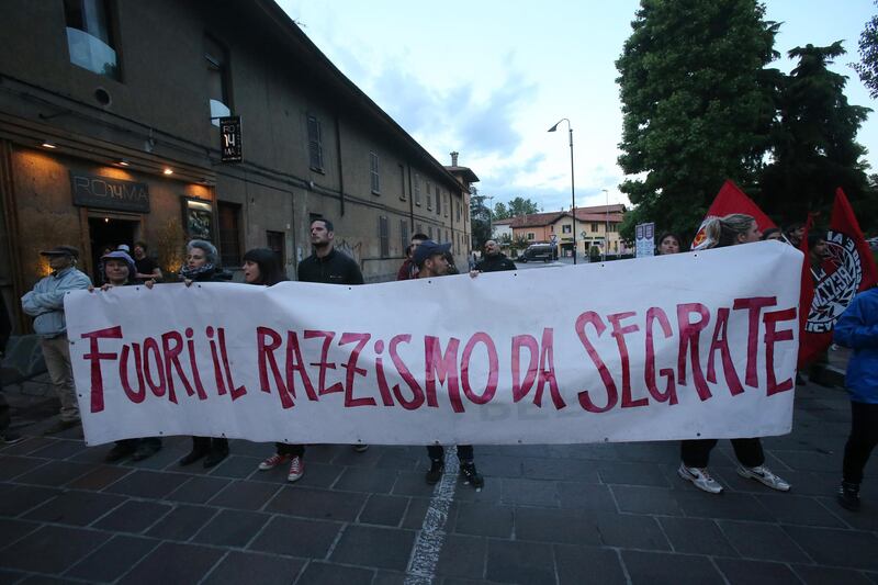 Segrate, Salvini attaccato dagli antagonisti 2