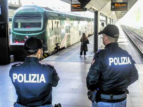 Furti e rapine sui treni lombardi: arrestata una gang di egiziani
