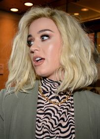 Katy Perry: denti sporchi sul red carpet 8