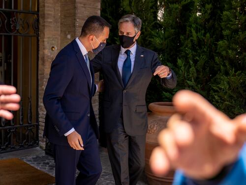 Dal link con la Cina agli Emirati Arabi. Blinken a Roma scopre i disastri del M5s all'estero