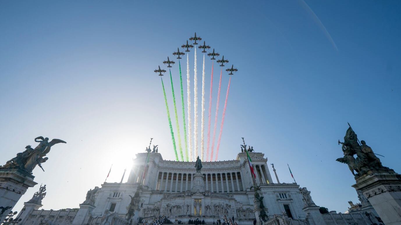 C'è chi odia la Forze Armate pure nel giorno della loro festa