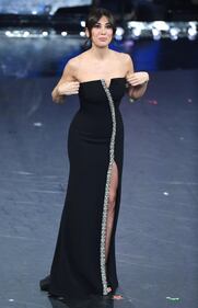 Sanremo 2019: i look di Virginia Raffaele per la prima serata 9
