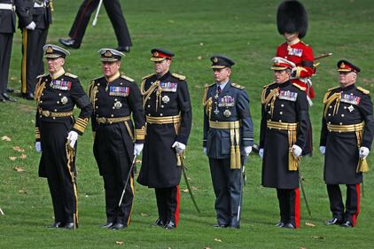William, Kate, Harry e Meghan al funerale della regina Elisabetta 16