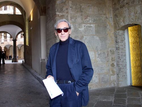 Battiato spara sul centrodestra ma ha preso i soldi da Fiorito