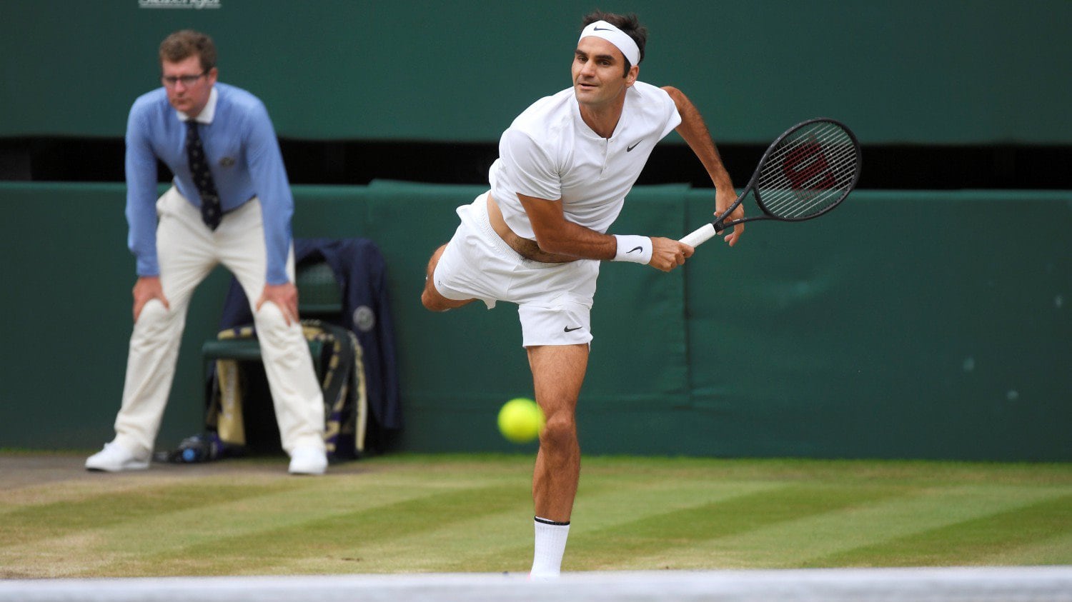 L'ottava meraviglia di Federer: è ancora lui il Re di Wimbledon