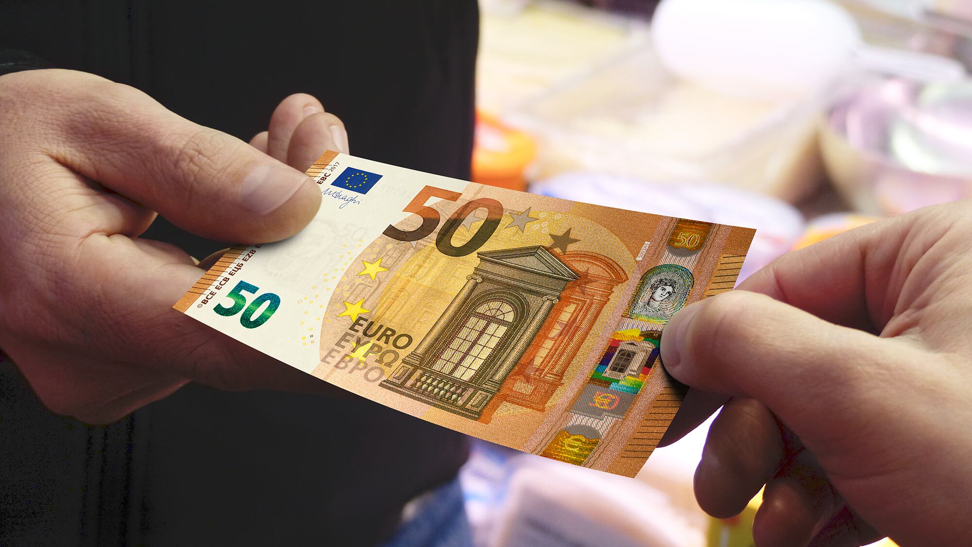 Tetto al contante a 10mila euro. Così l'Ue zittisce la sinistra