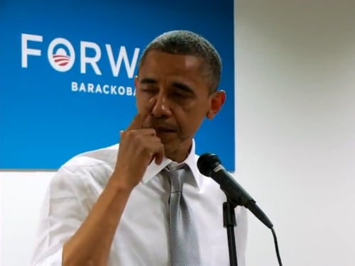 Obama in lacrime davanti allo staff Oggi spazio a economia e fiscal cliff