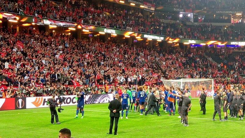 Europa League, i due italiani imbucati alla finale nell'area Vip 19