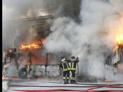 Roma, autobus Atac in fiamme a piazzale Clodio: nessun ferito