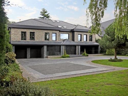 Ibrahimovic e la sua reggia: la casa gli costa 20.000 euro al mese