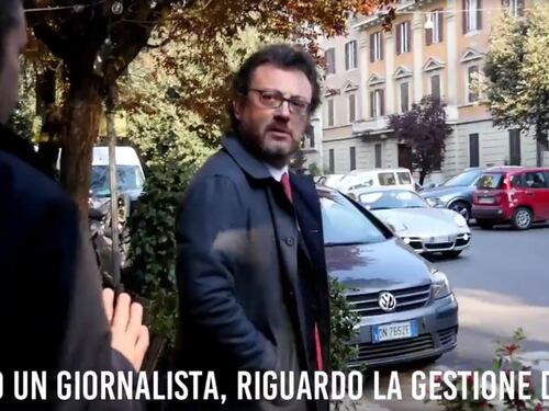 Orfeo importunato da giornalisti. Ma i due "inviati" sono del M5S