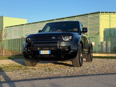 Land Rover Defender sei cilindri diesel: tutte le foto 10