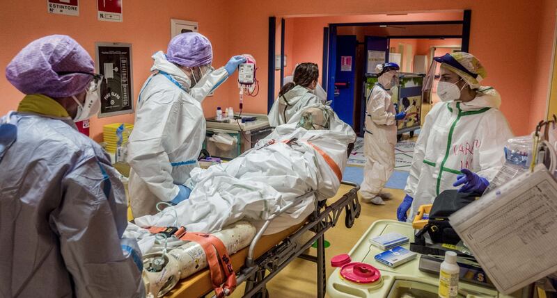 Covid, l'ombra sui morti in Italia: "Così tanti? È un mistero"