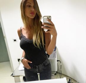 Sarah Nile hot, bikini e paella 4
