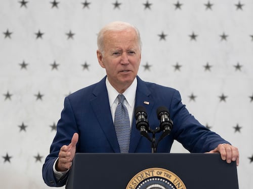 Biden prova a "blindare" il diritto all'aborto "Dalla Corte Suprema una decisione politica"
