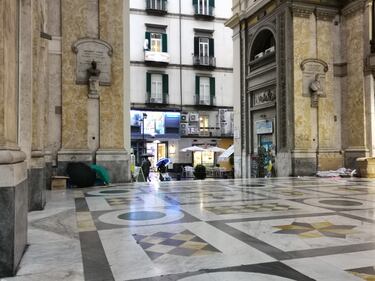 Tra insidie e fascino, nella Galleria Umberto di Napoli 7