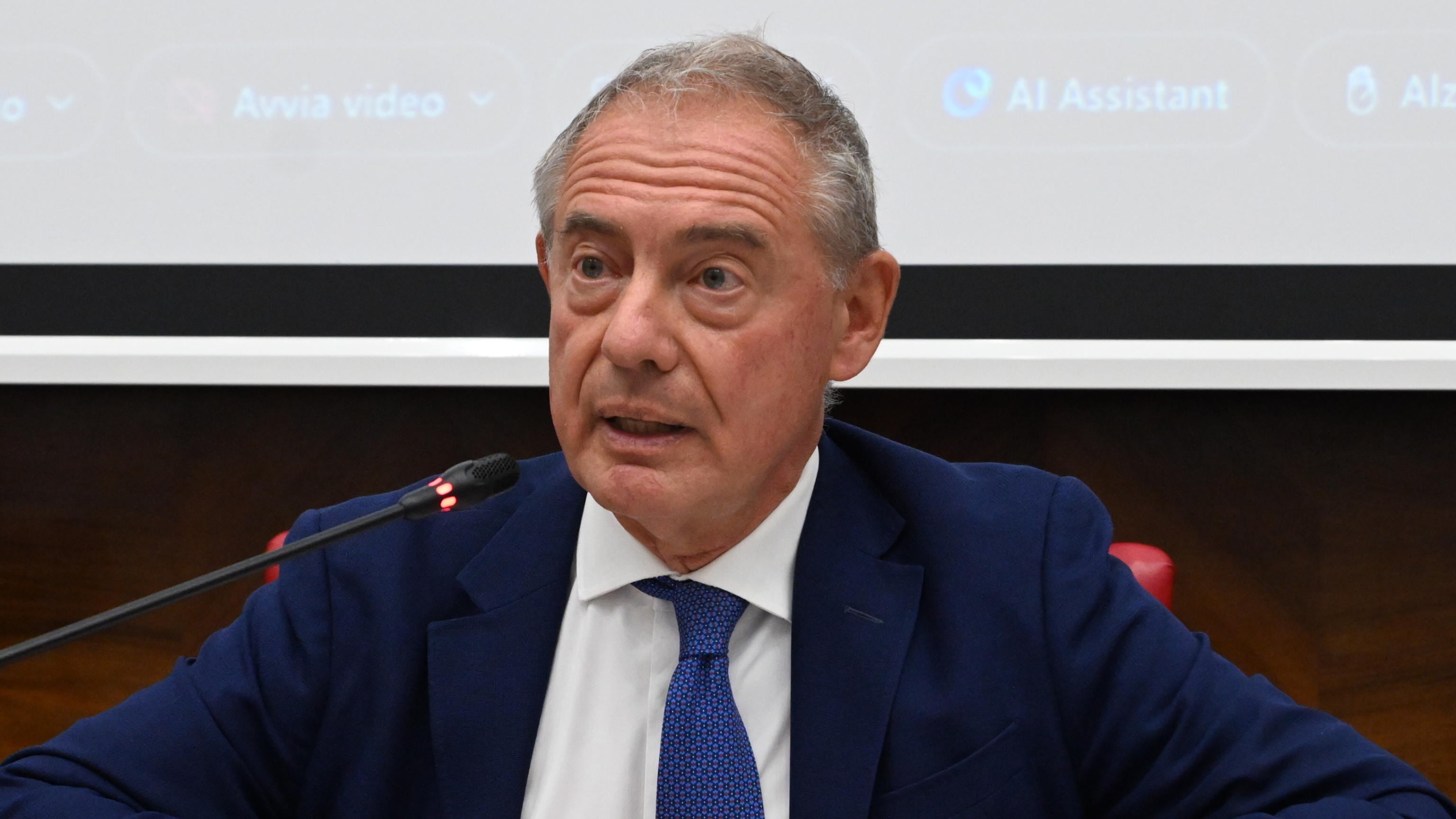 Moda low cost, muro anti-invasione