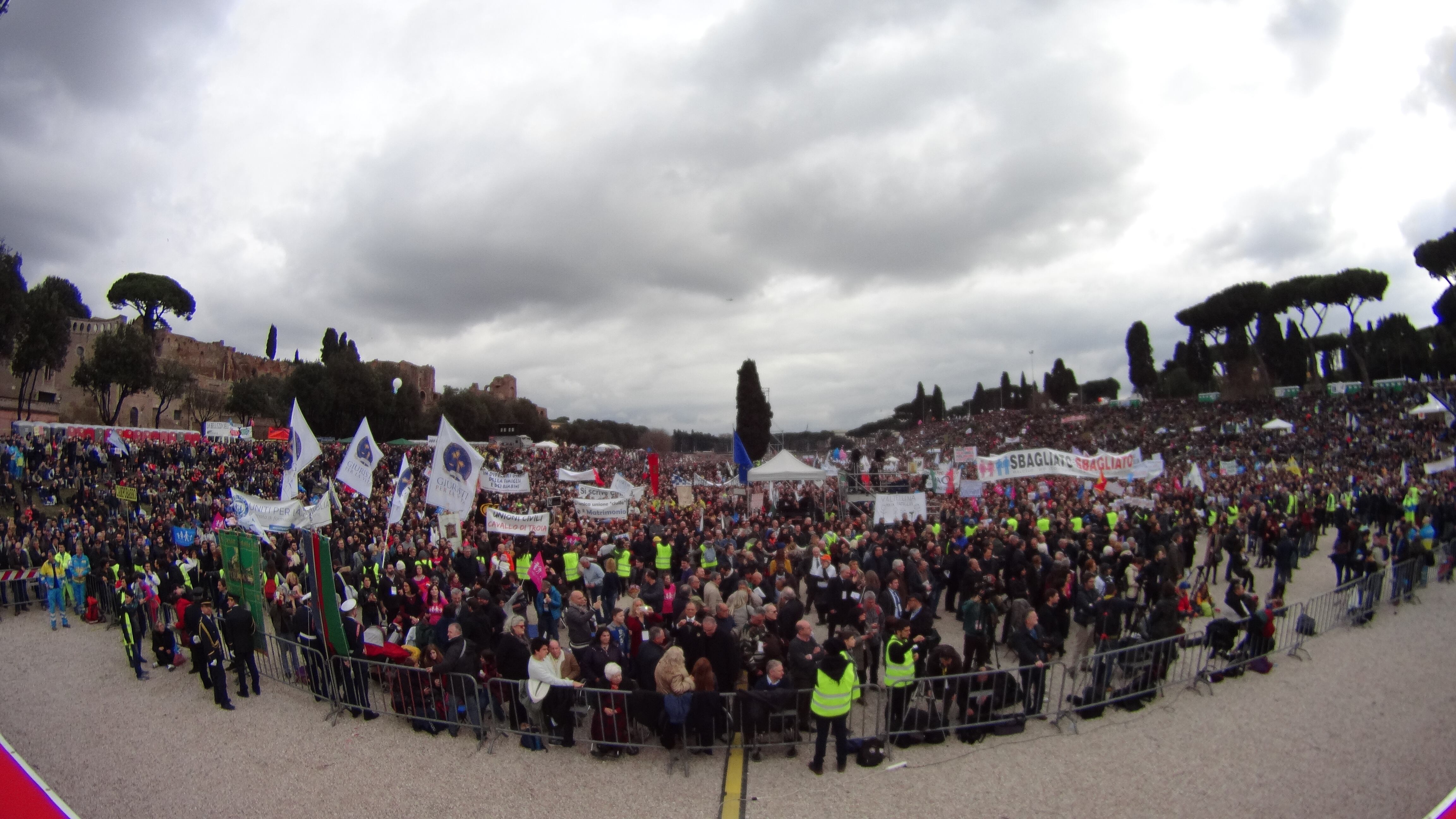 Family Day: "In due milioni contro la rottamazione della famiglia"