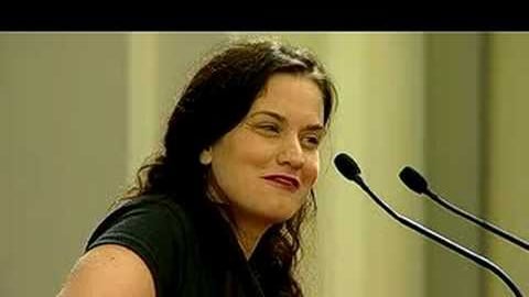 "Io, sopravvissuta all'aborto" L'ex bimba di Dio arriva in Italia
