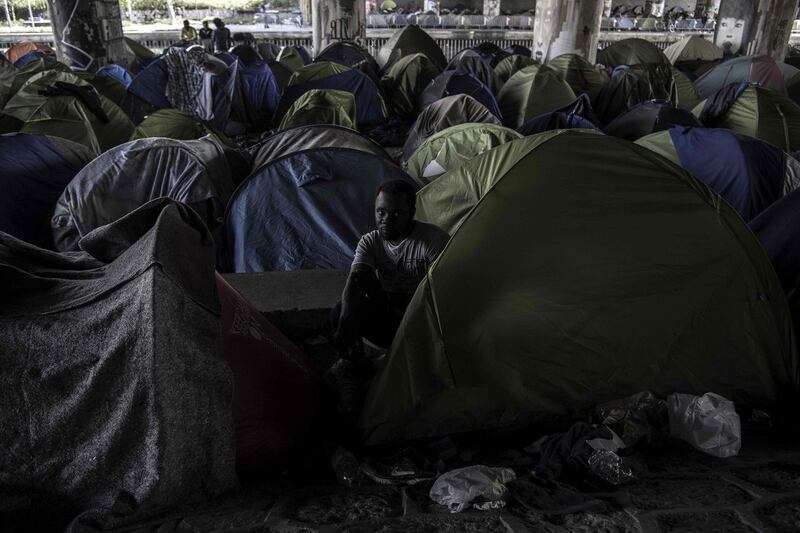 Ora Parigi sta diventando la nuova Calais 3